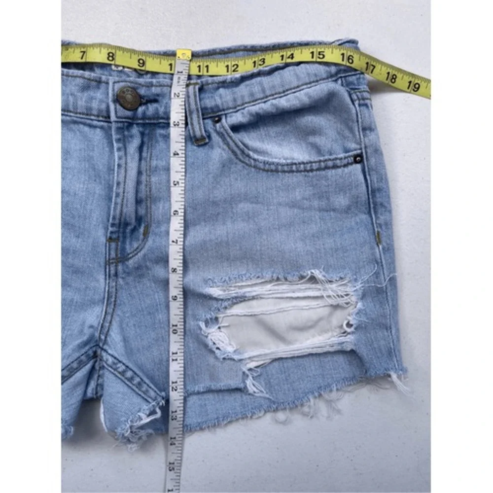 BDG Slim‎ Boyfriend Distressed Denim Shorts Light Wash Blue 28W Urban Outfitt
